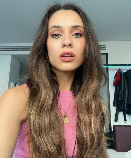 nude wife onlyfans pornographic image