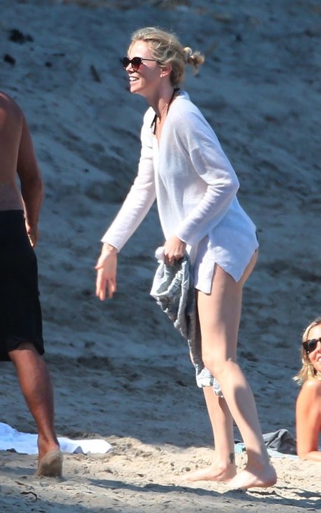 chubby nude onlyfans free gallery