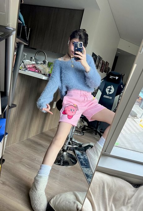 Aruuu model nice picture