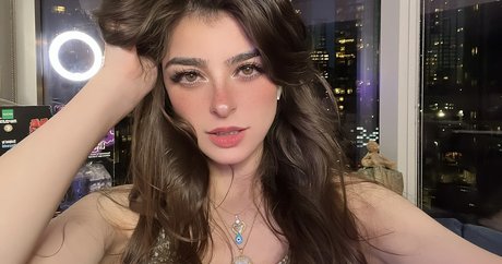 Aruuu best model pic