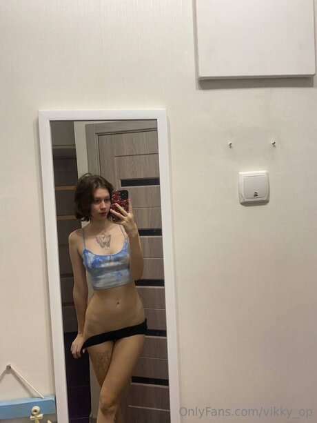 Vikky Op model hot archive