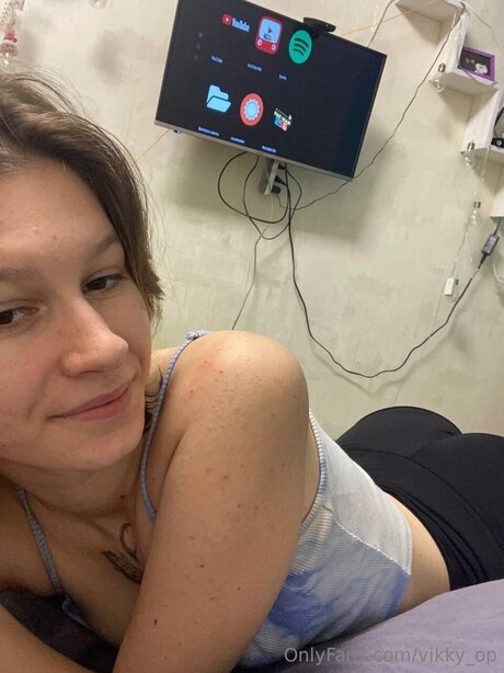 Vikky Op model free image