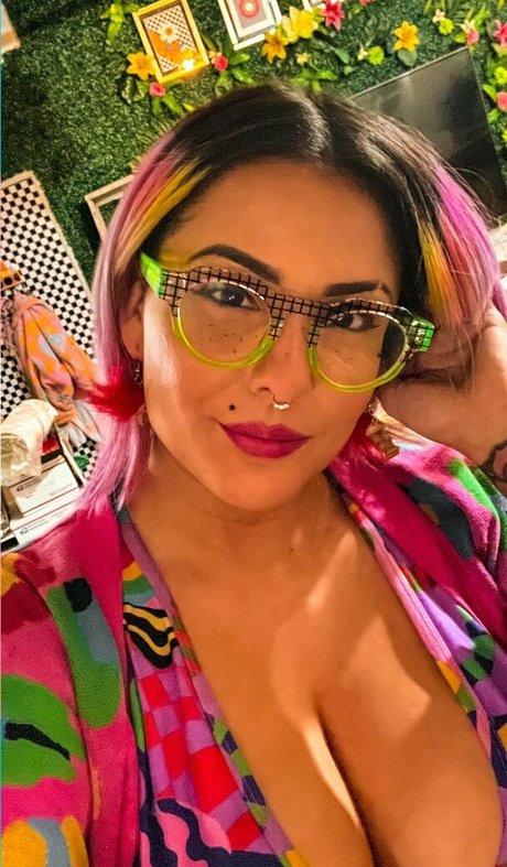 TheZombiUnicorn exclusive model picture