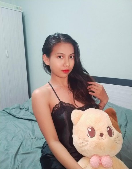 ploy69 model naked archive