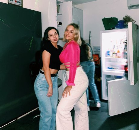 teacher milf onlyfans porno image