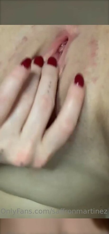 Saffron Martinez hot star pic