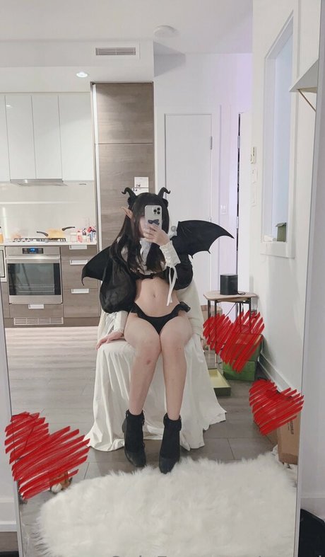 Awwni exclusive model gallery