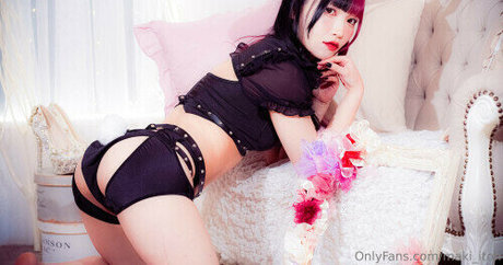 famous midget onlyfans nudes img