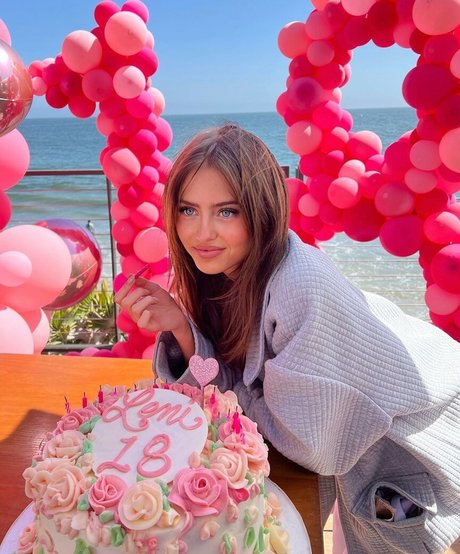 blowjob threesome onlyfans porn gallery