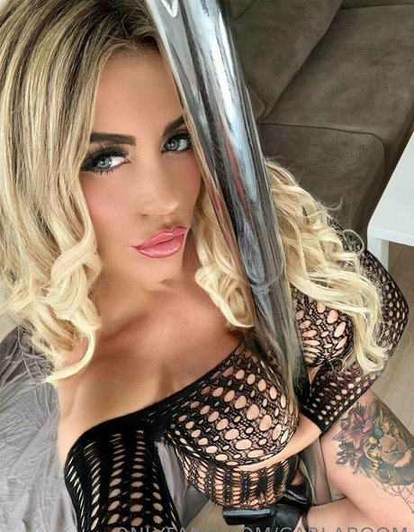 pool threesome onlyfans sexy naked photos