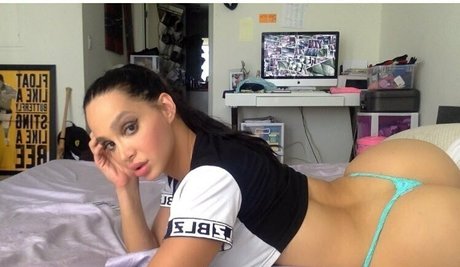 famous midget onlyfans free naked image