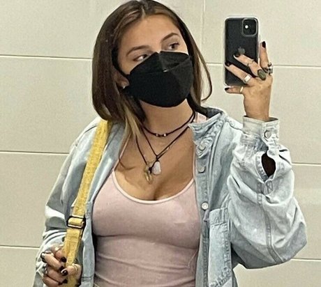 Inde Navarrette nice actress img