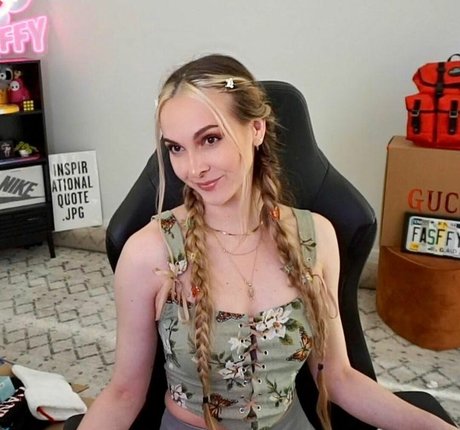 big tits lesbians onlyfans free sexy gallery