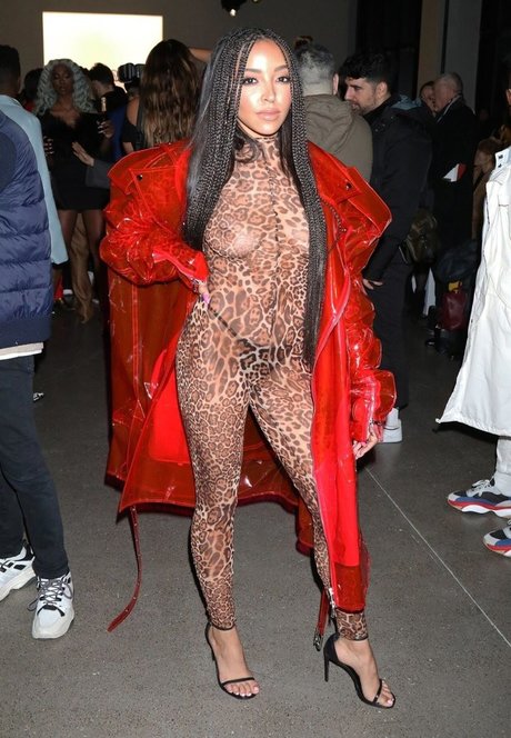 gay muscle onlyfans art nude pics