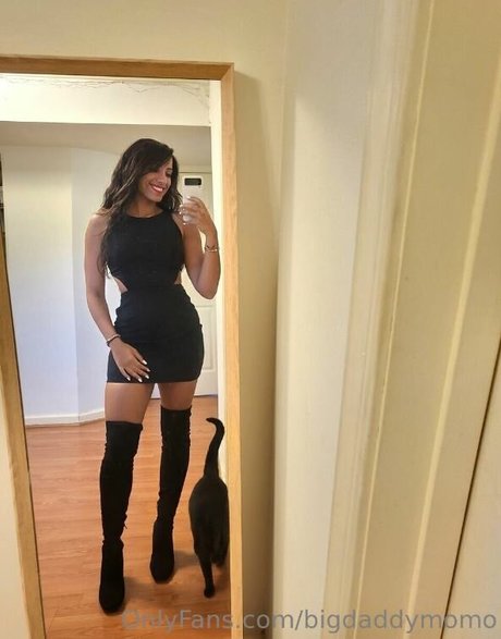 BigDaddyMoMo naked actress gallery