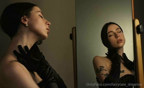 brown onlyfans hot sexy picture