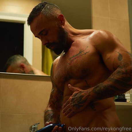 social media influencer onlyfans erotic img