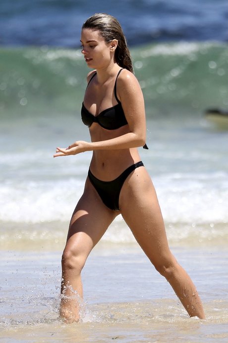 Sophia Vantuno model naked img