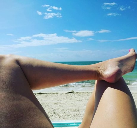 Elyse Willems top actress pic