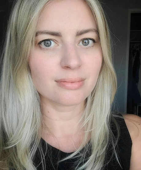 Elyse Willems pornstar exclusive photos