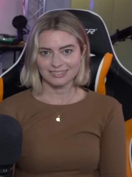 Elyse Willems nude pornstar picture