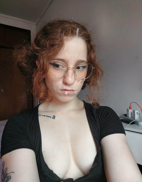 red witchh model hot photo