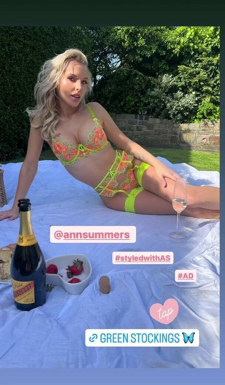 Helen Flanagan naked star pic