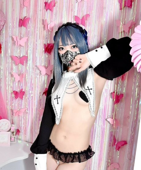 aikawa siero model naked images