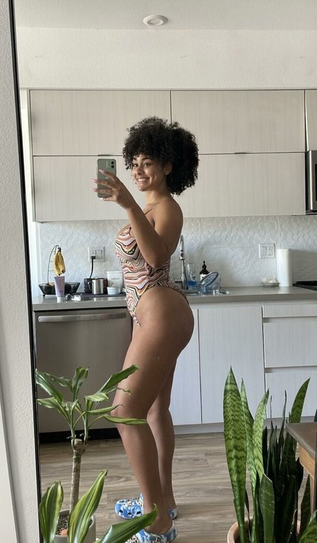 Raina Morris sexy pornstar photo