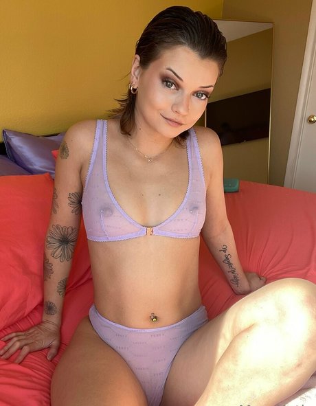 morekatie sex actress galleries