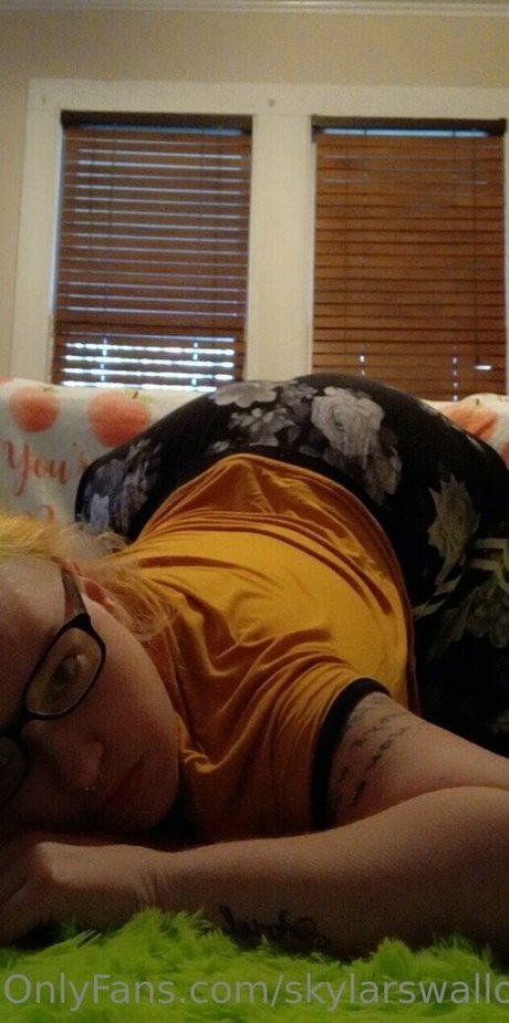 skylarswallows sexy actress images