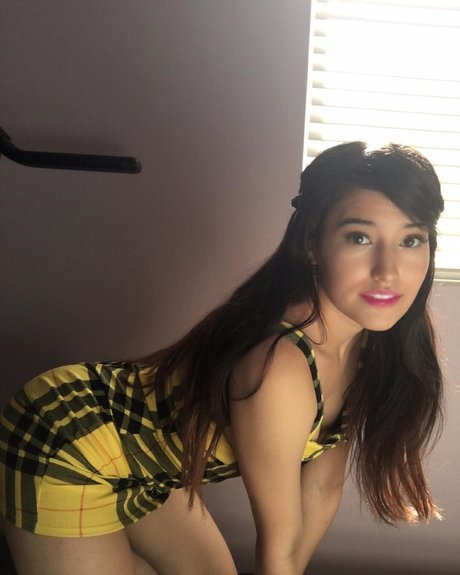 hottest young onlyfans adult photos