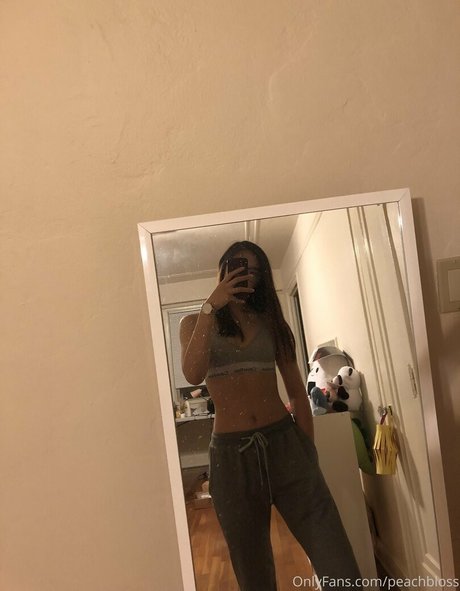 asian shemale onlyfans free porn photo