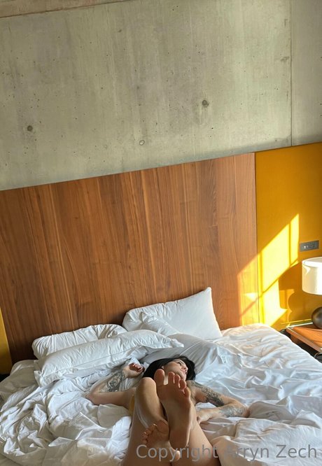 Arryn Zech pornstar sex photo