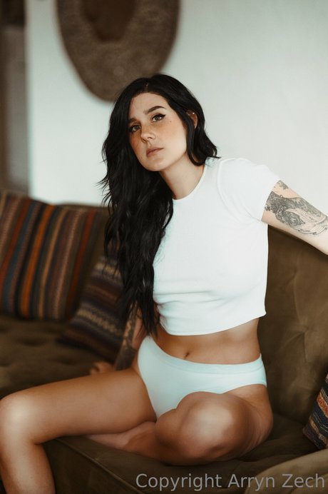 Arryn Zech model nice pictures