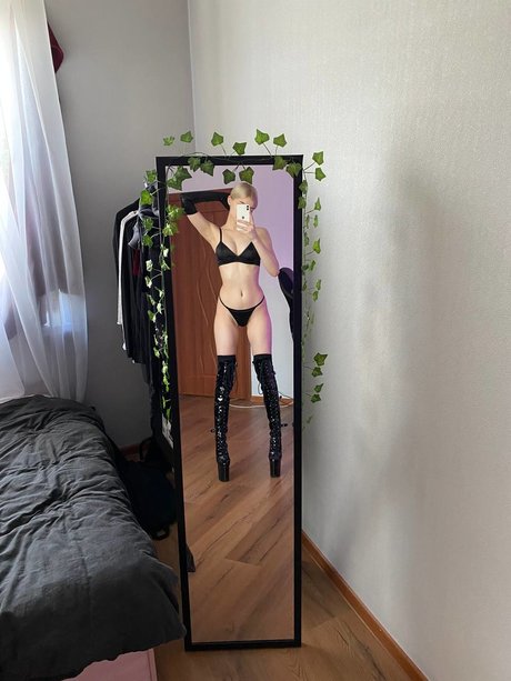 social media influencer onlyfans hot sexy photo