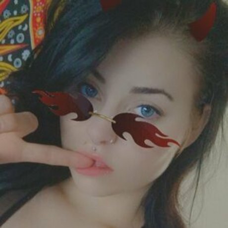 Emily Erdbeer star free pictures