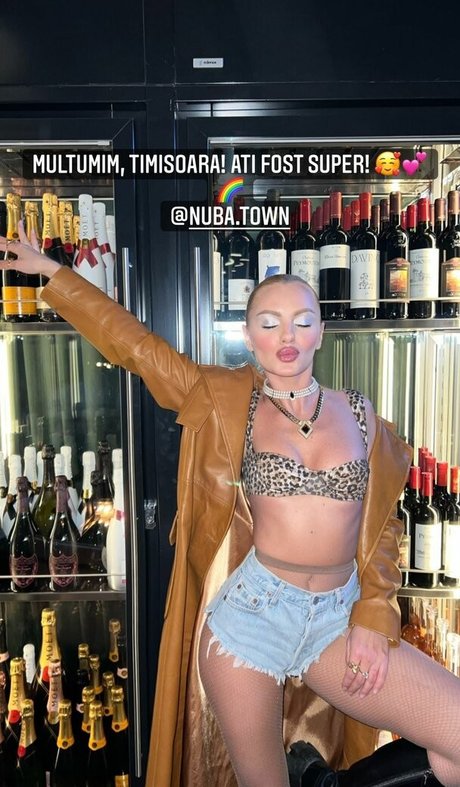 brunette petite onlyfans xxx gallery