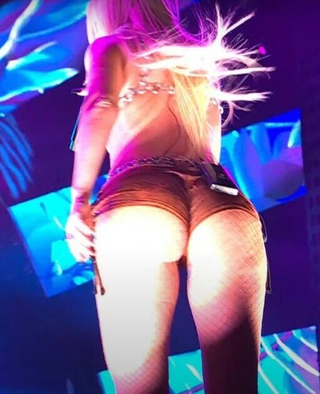 blonde wife onlyfans nude archive