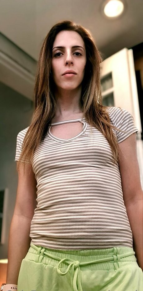 skinny brunette onlyfans porn images