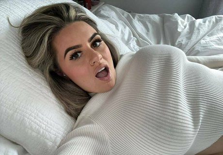 curvy sex onlyfans erotic image