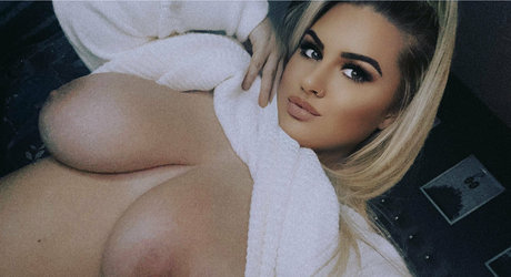 young asian onlyfans sex pic