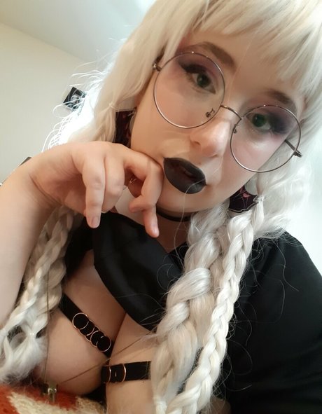 grrraves naked star photos