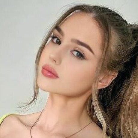 Bun Maska Chokri hd model gallery