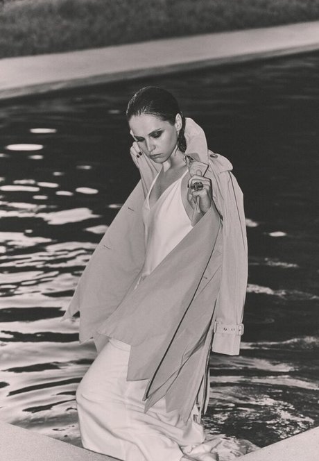 Felicity Jones pretty pornstar photos