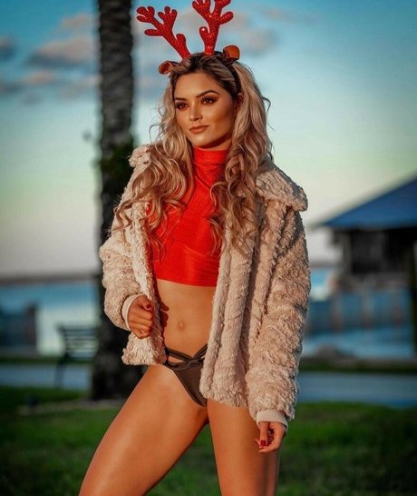 Tay Conti star nudes gallery