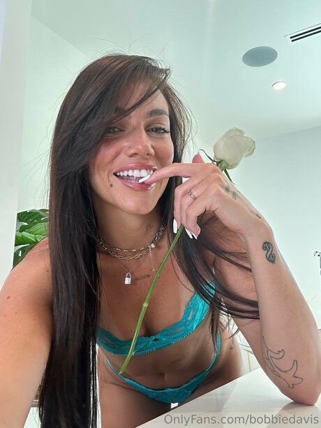 Bobbiesuxtv pornstar pretty pictures