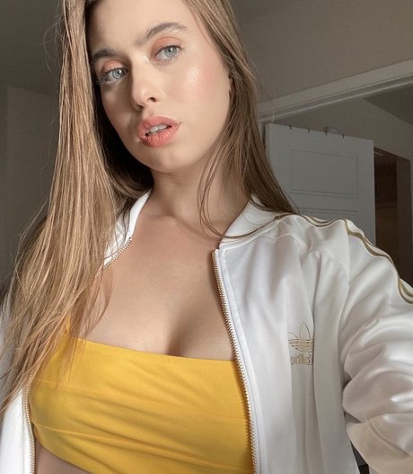 beautiful teen onlyfans sexy nude photo