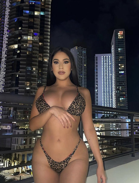 Ashlee Kim nude star img