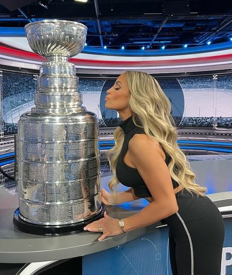 Trish Stratus free actress images